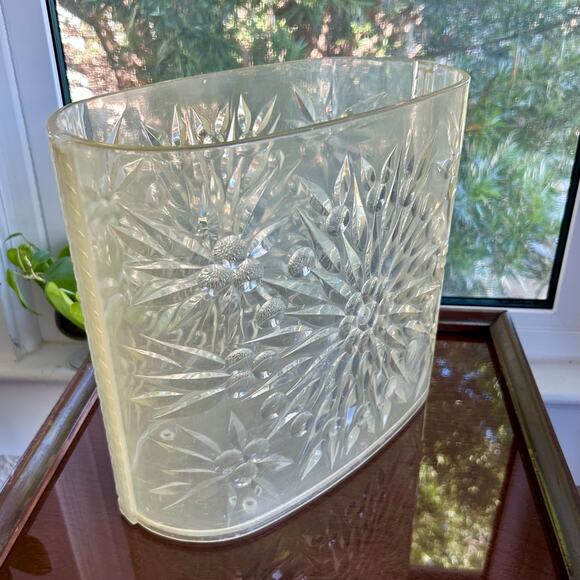 Vintage Lucite Sunburst Trash Can – Mid-Century Clear Oval Wastebasket - Picture 6 of 12